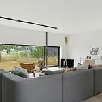 Architectural Simplicity With Vast Views Nyaraló