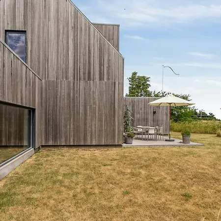 Nyaraló Architectural Simplicity With Vast Views Malling