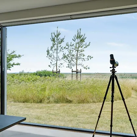 Дом отдыха Architectural Simplicity With Vast Views Malling