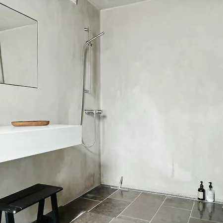 Дом отдыха Architectural Simplicity With Vast Views